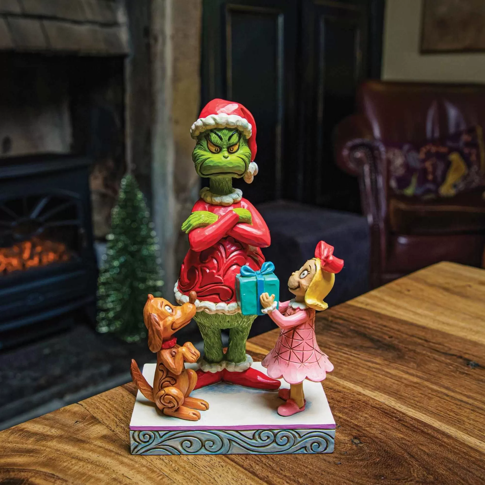 Grinch by Jim Shore Max,Cindy Giving Gift Togrinch